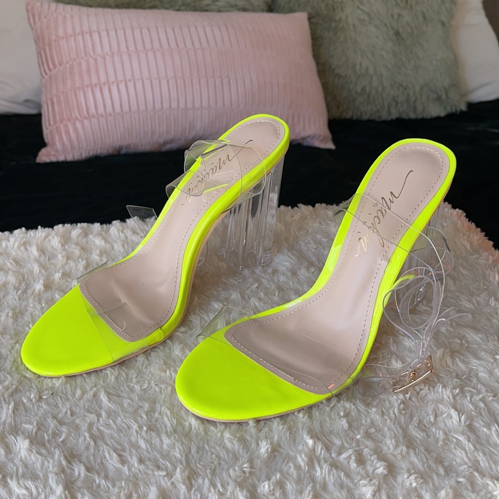 Clear Heels - Picture 2 of 3